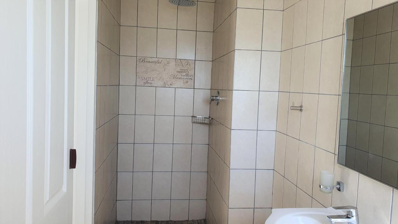 Kelzane Guesthouse Port Elizabeth Eksteriør bilde